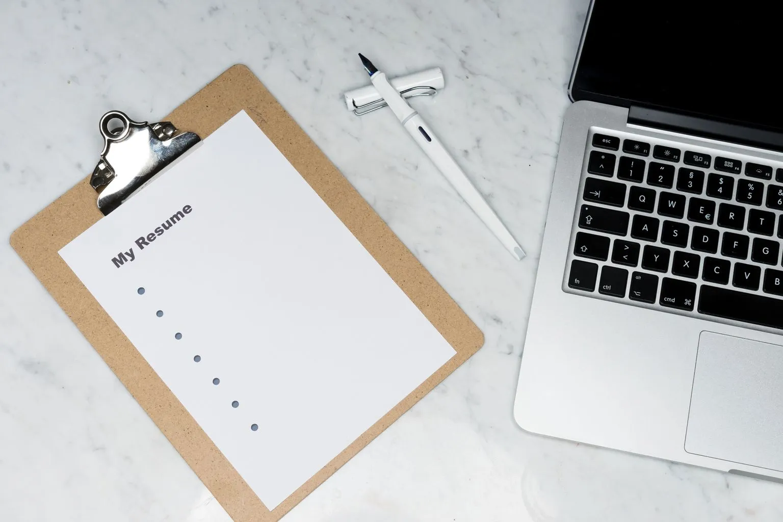 Gulf CV Format: How to Write a CV for UAE, Saudi Arabia and Qatar Jobs in 2026